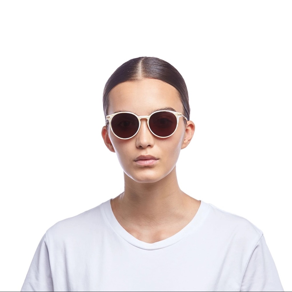 Le Specs Ufology Alt Fit in Gold Quartz - Picture 3 of 11